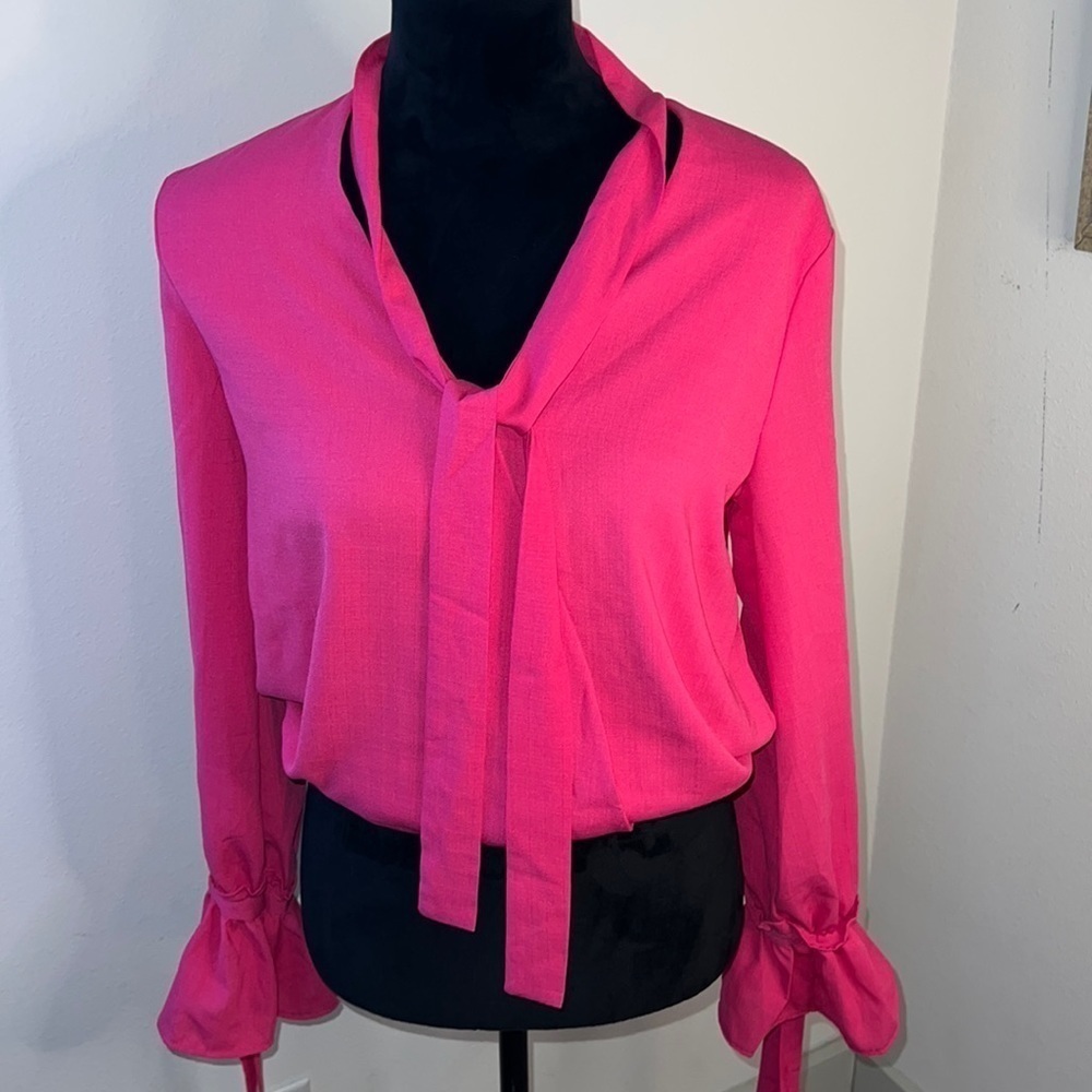 L.N.V. Pink long painter sleeves crossed front cropped top blouse elastic waist‎